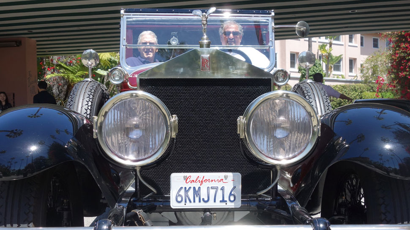 Illustration for article titled What It's Like Driving (And Being Driven In) A 1926 Rolls Town Car